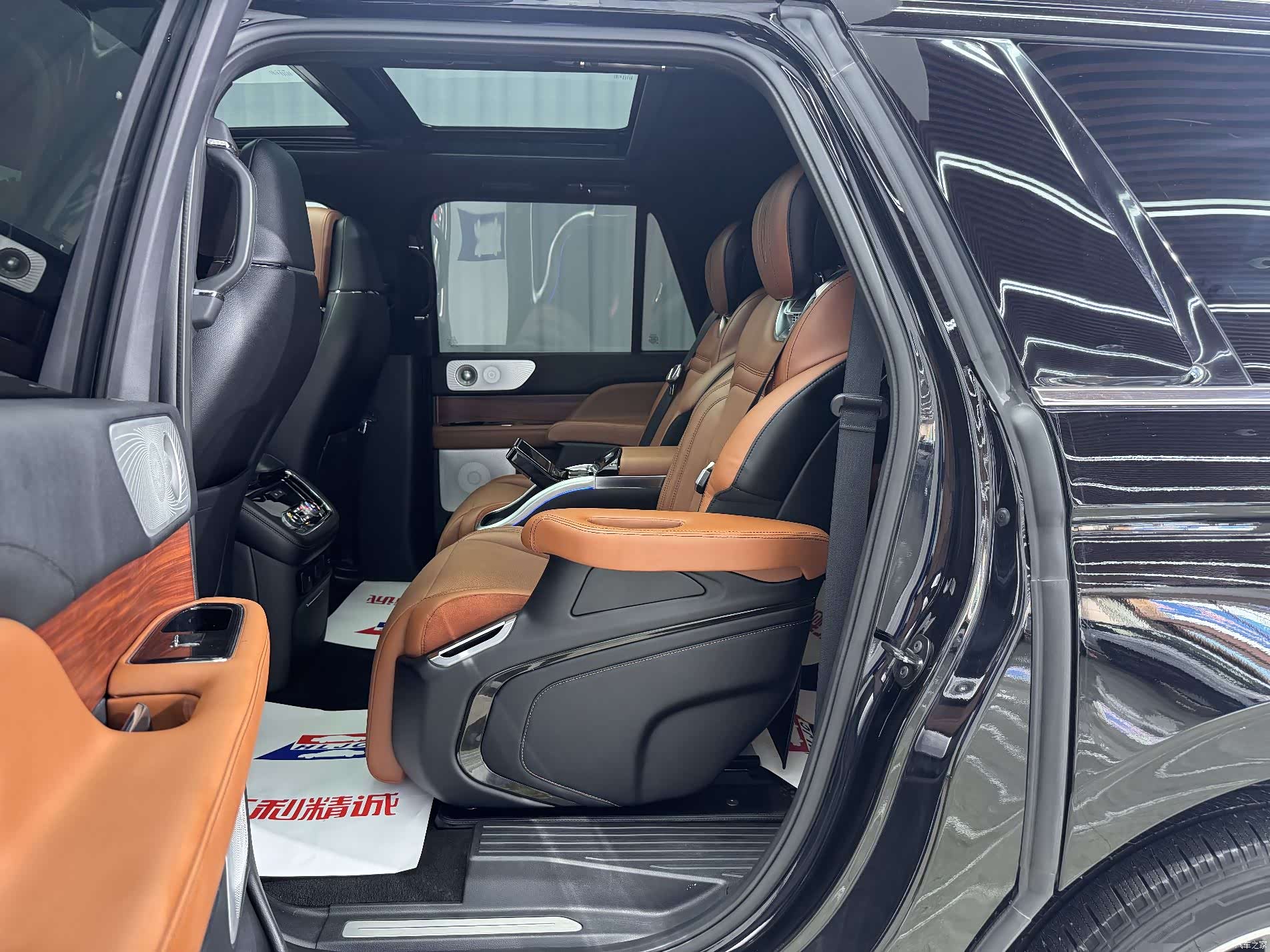 Lincoln Navigator, 2019 8