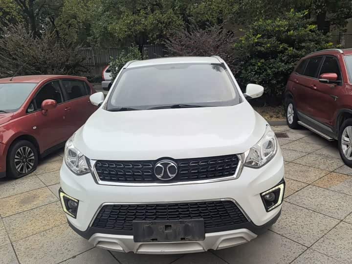 BAIC Senova X35 2016 1.5L АКПП Luxury