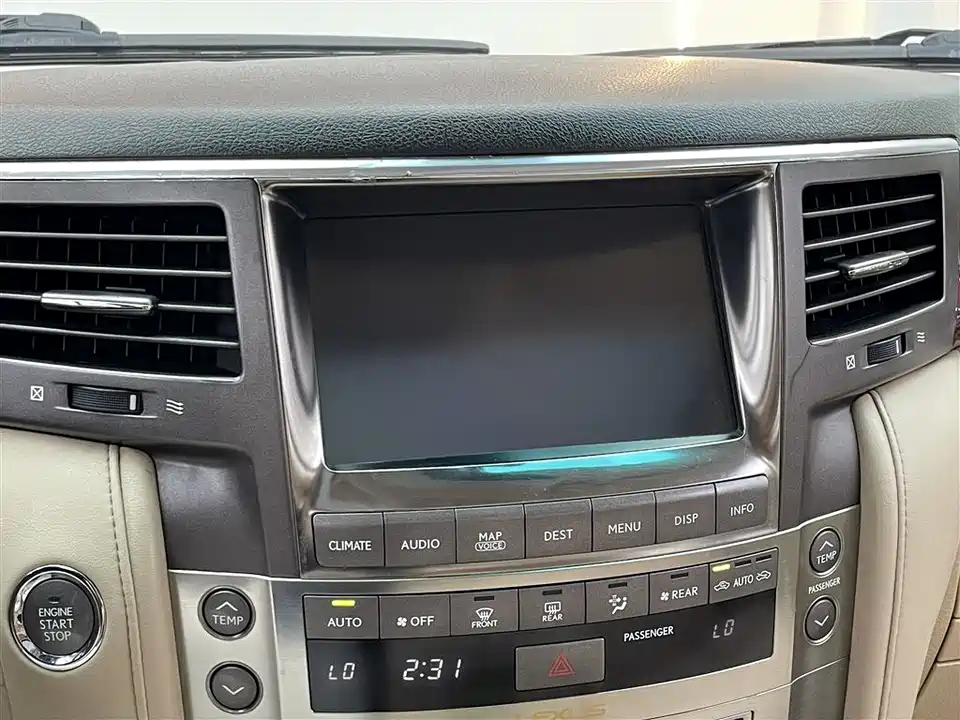 Lexus LX