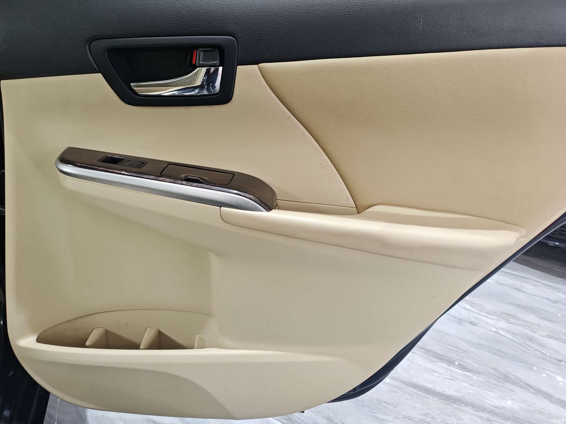 Toyota Camry, 2015 12