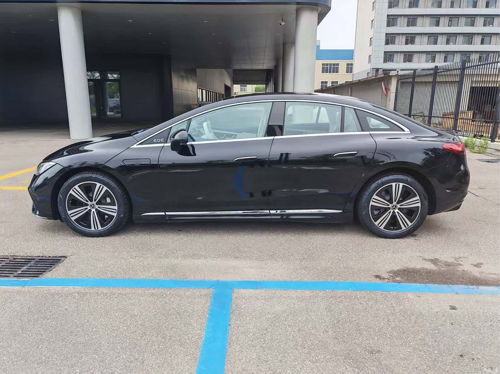Mercedes-Benz EQE, 2025 6