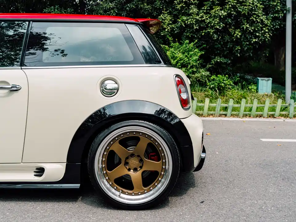 MINI JCW