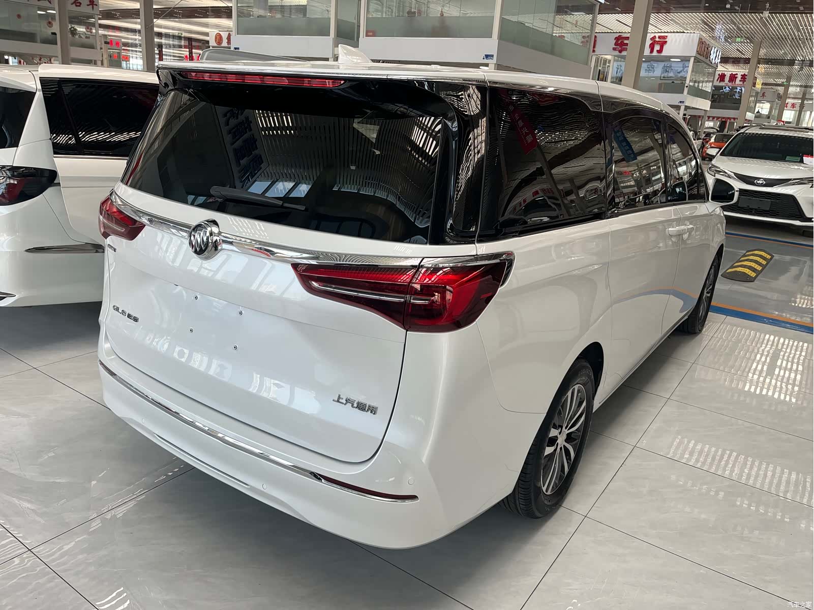 Buick GL8, 2022 все фото