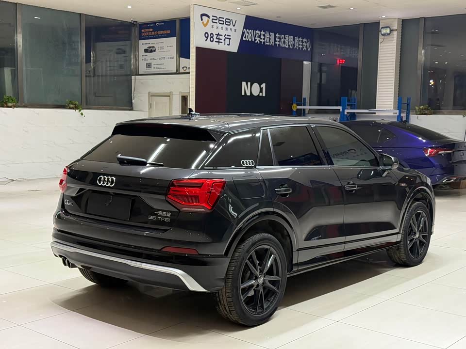 Audi Q2L