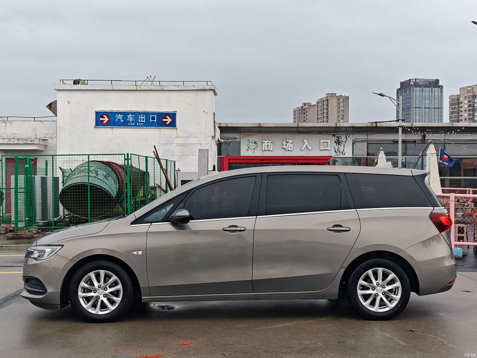 Buick GL6, 2018 7