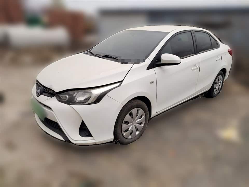 Toyota YARiS L to enjoy
