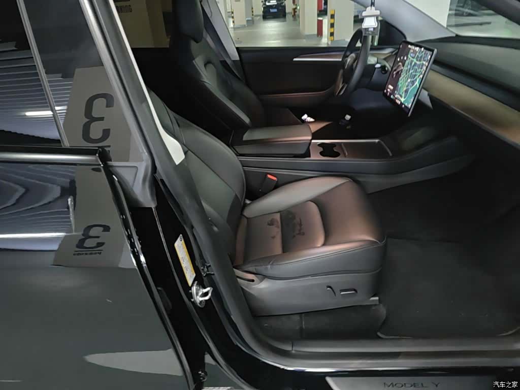 Tesla Model Y, 2021 25
