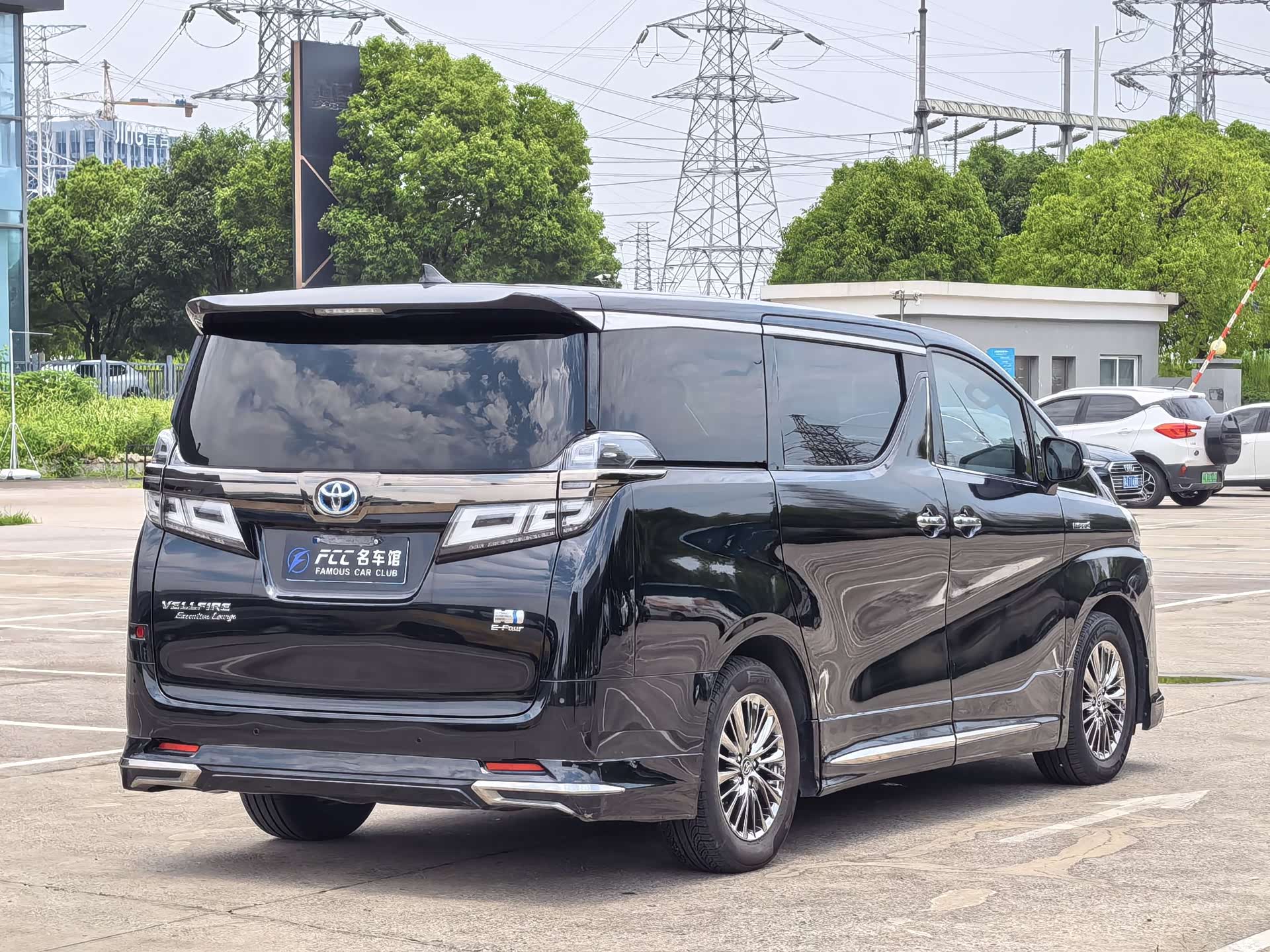 Toyota Vellfire, 2020 все фото