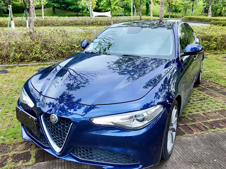 Alfa Romeo Giulia 2017 2.0T 200HP Luxury
