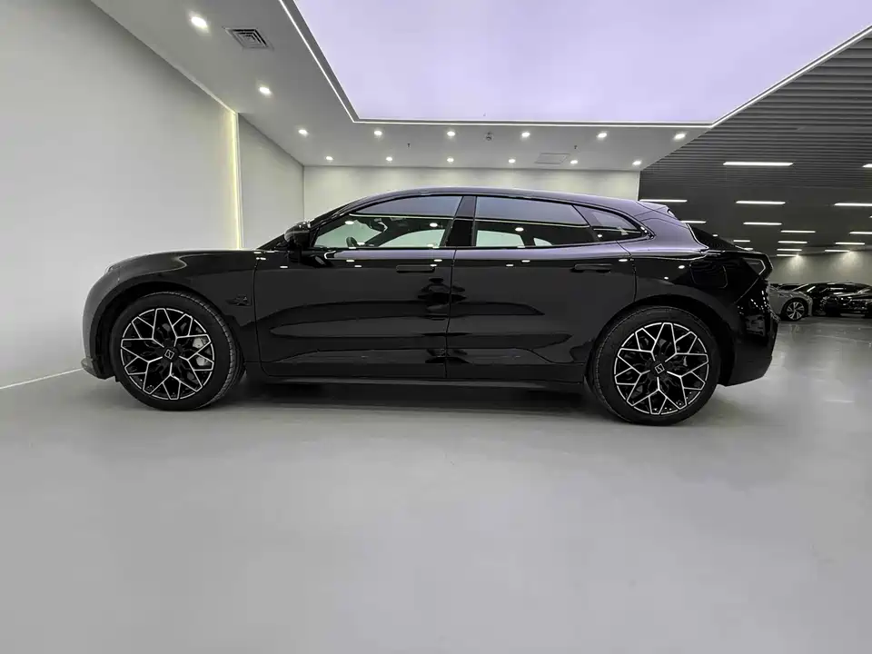 Zeekr 001