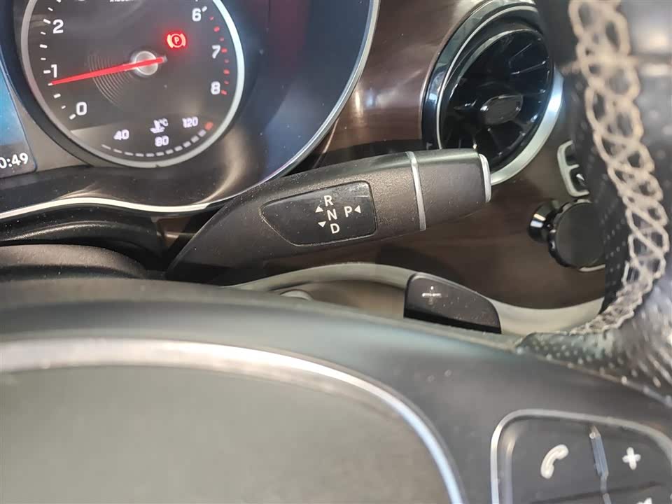 Mercedes-Benz V-class