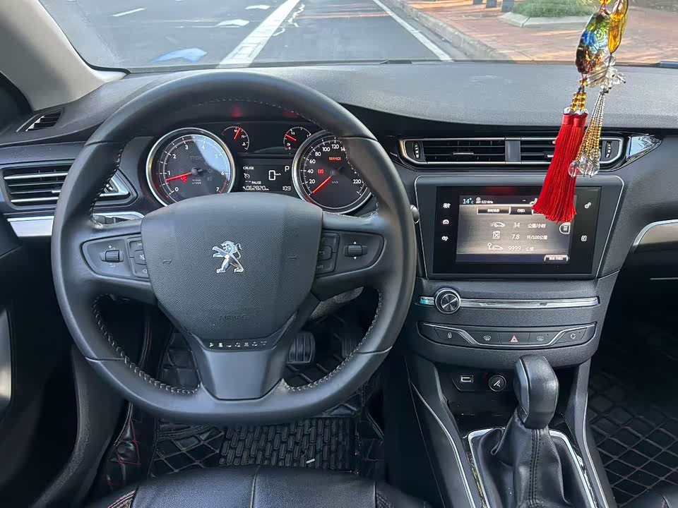 Peugeot 408