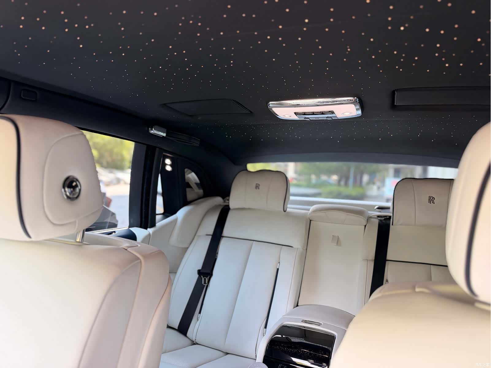 Rolls-Royce Phantom, 2020 14