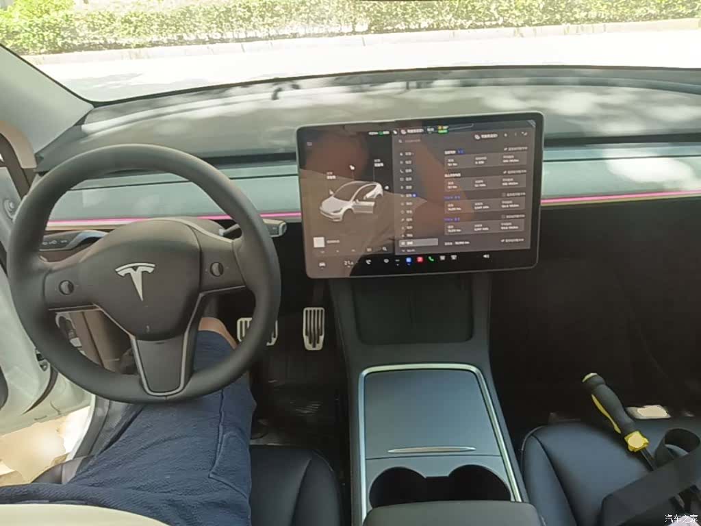 Tesla Model Y, 2024 10