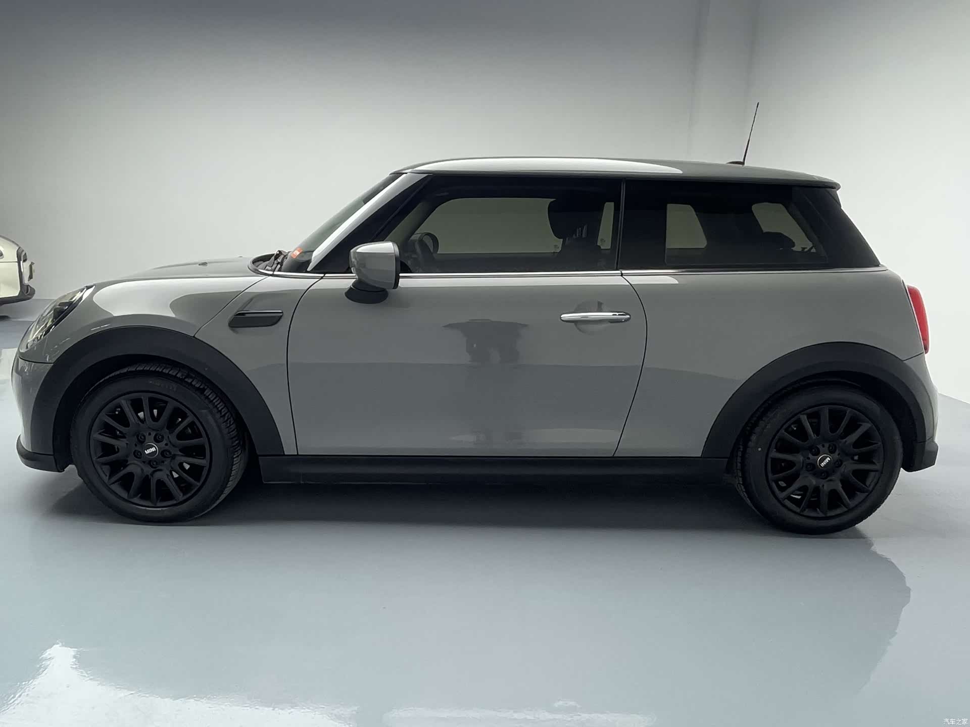 Mini ONE, 2022 7
