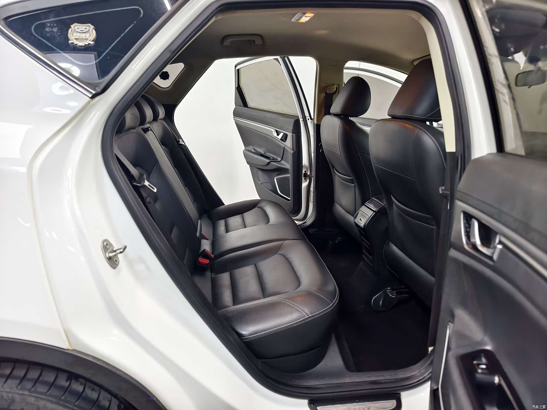 Geely Emgrand, 2017 15