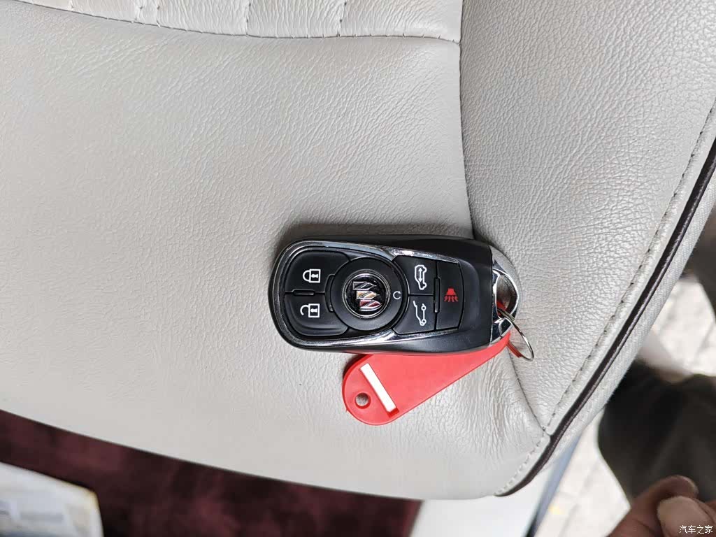 Buick GL8, 2021 11