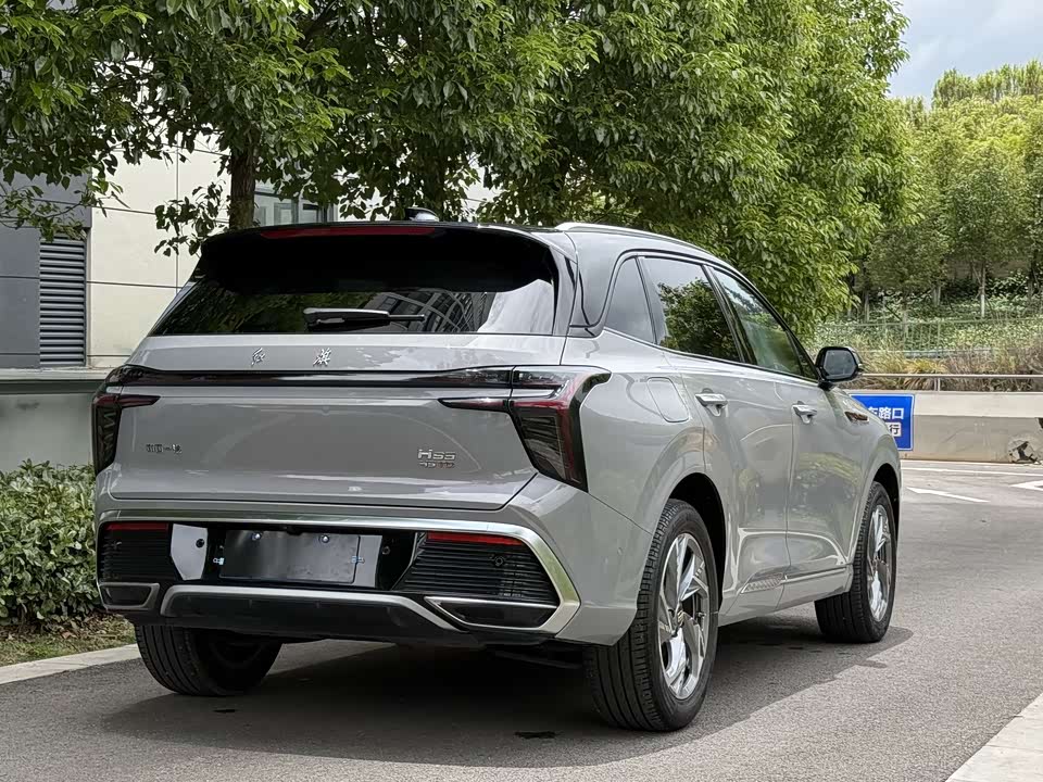 Hongqi HS3