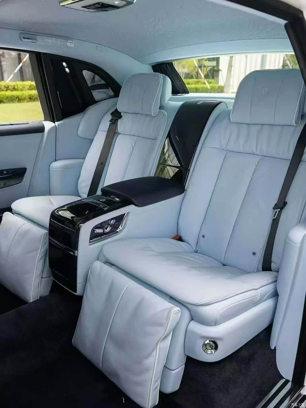 Rolls-Royce Phantom, 2024 9