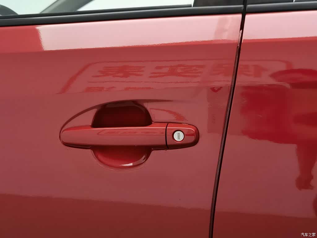 Toyota YARiS L, 2019 18