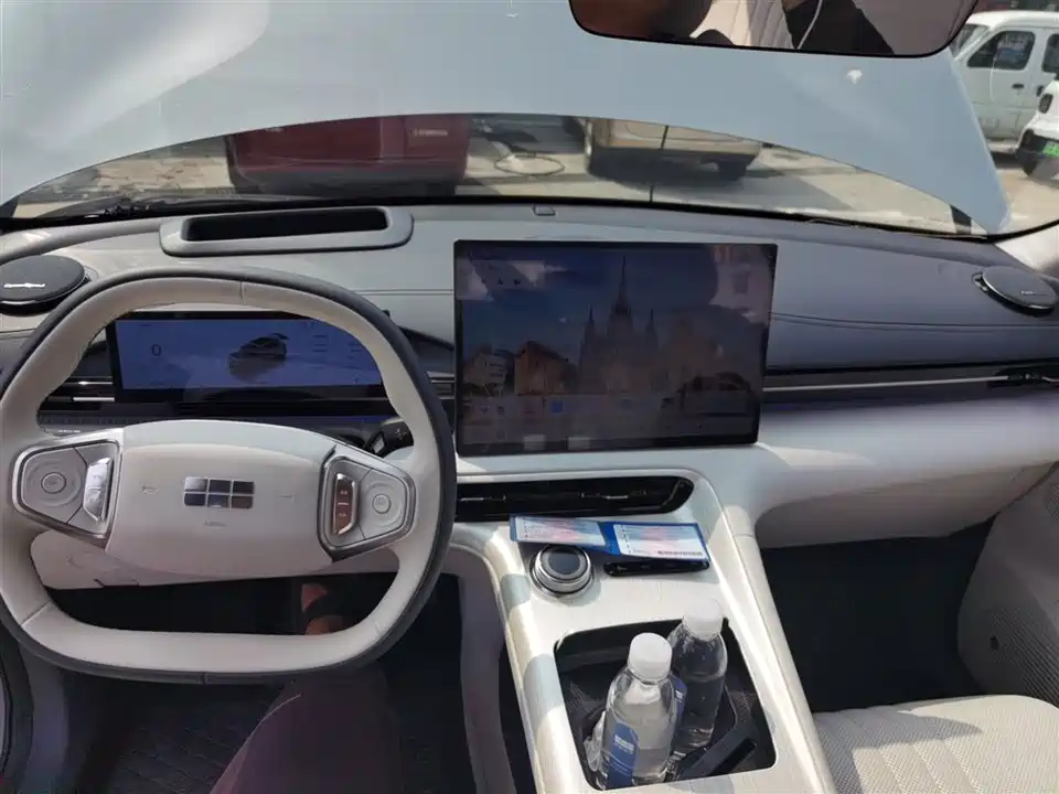 Geely Galaxy Galaxy E5