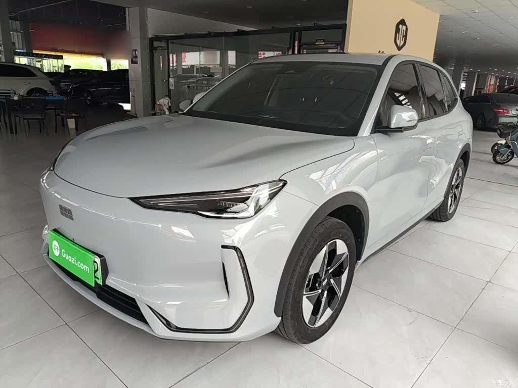 Geely Galaxy E5, 2025 1