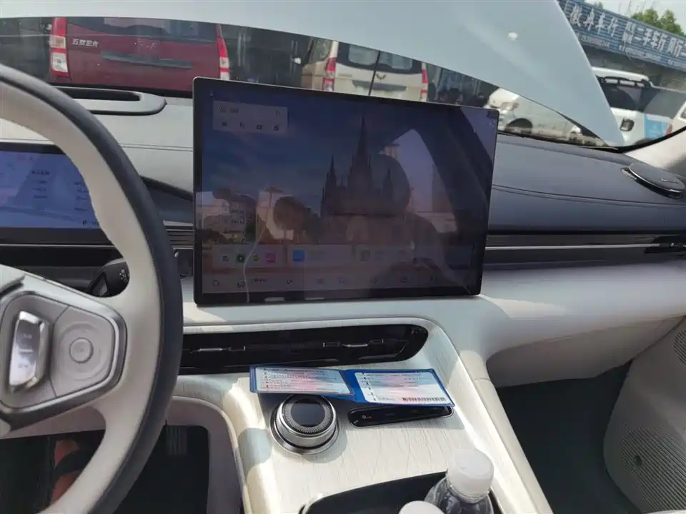 Geely Galaxy Galaxy E5