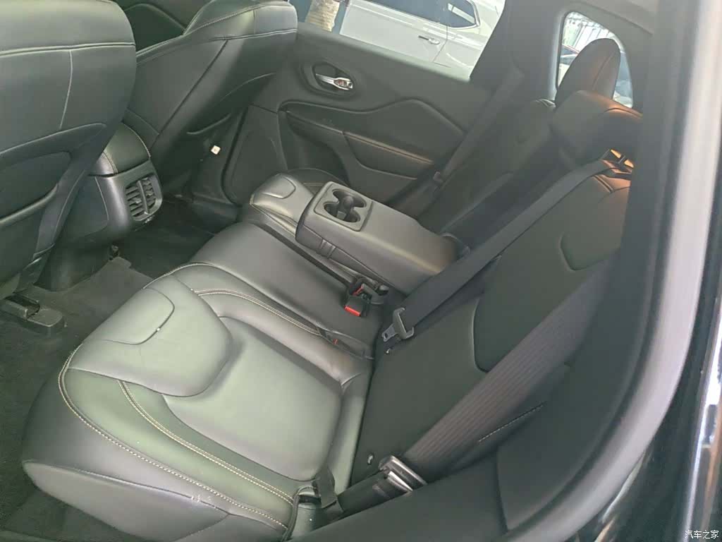 Jeep Cherokee, 2017 17