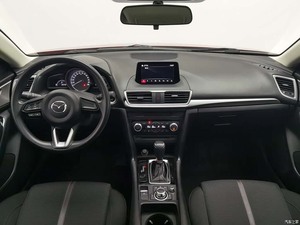 Mazda Mazda3, 2018 все фото