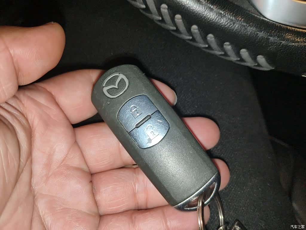Mazda Mazda3, 2015 12