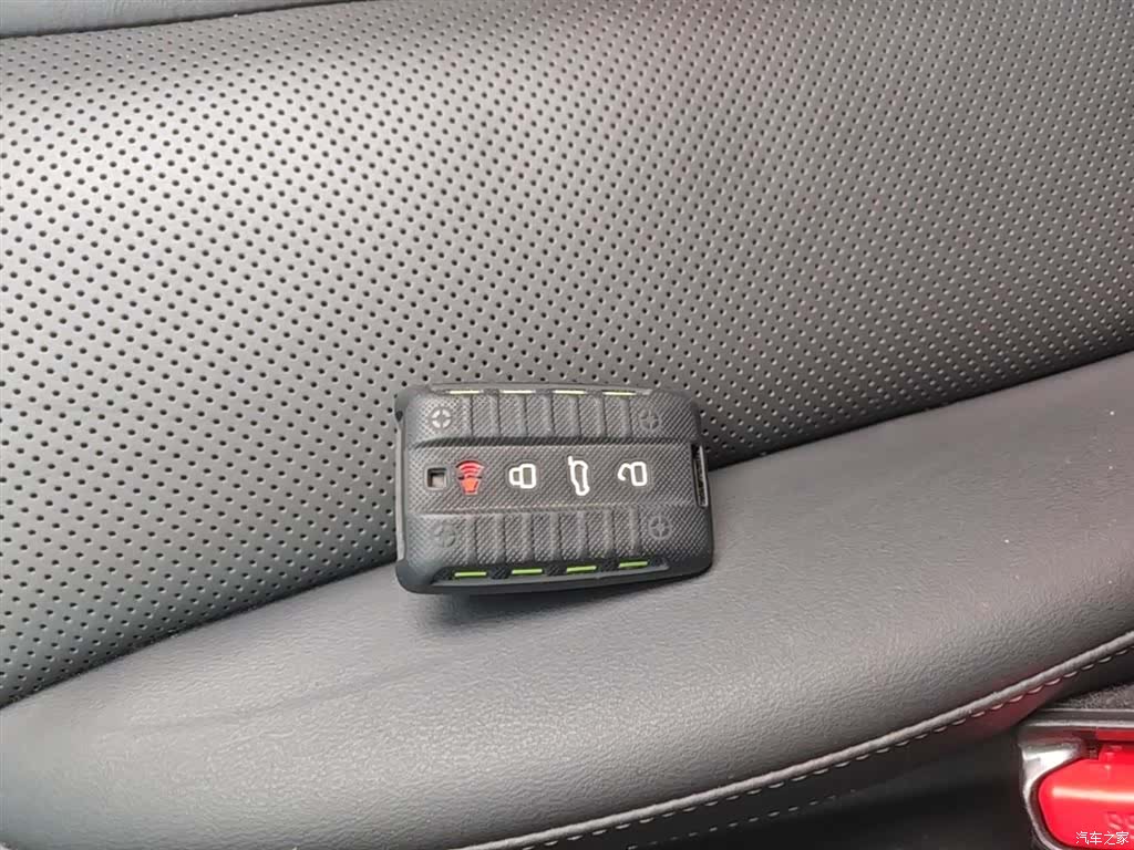 Tank 300, 2023 9