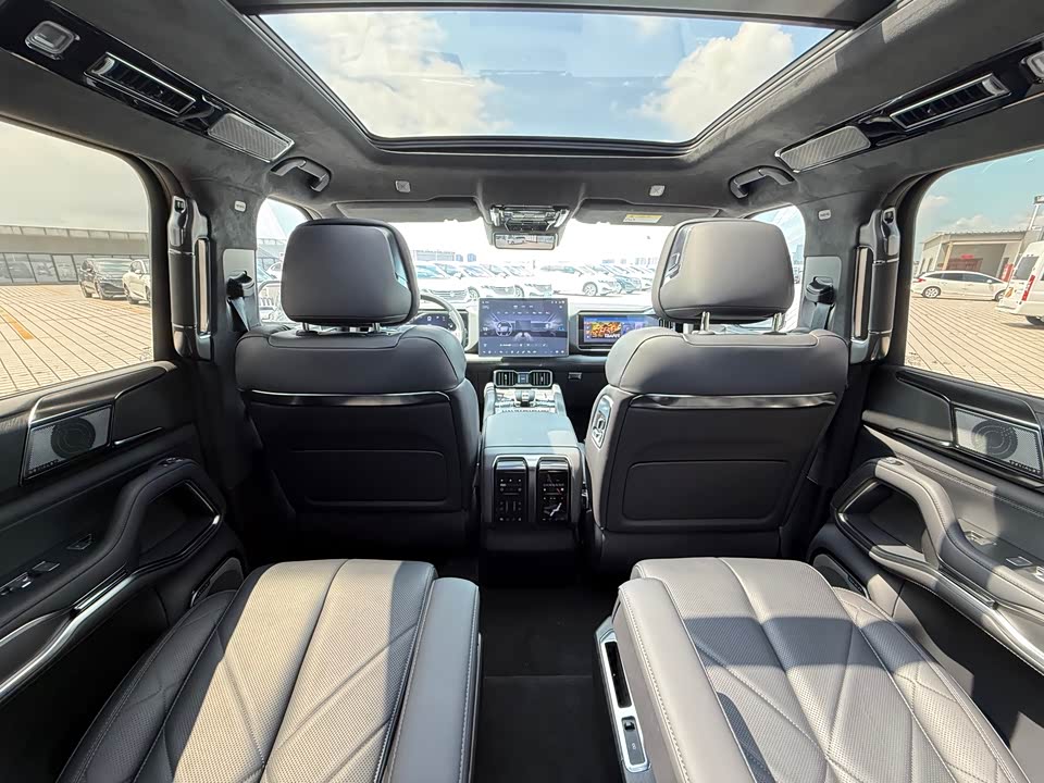 BYD Leopard 8