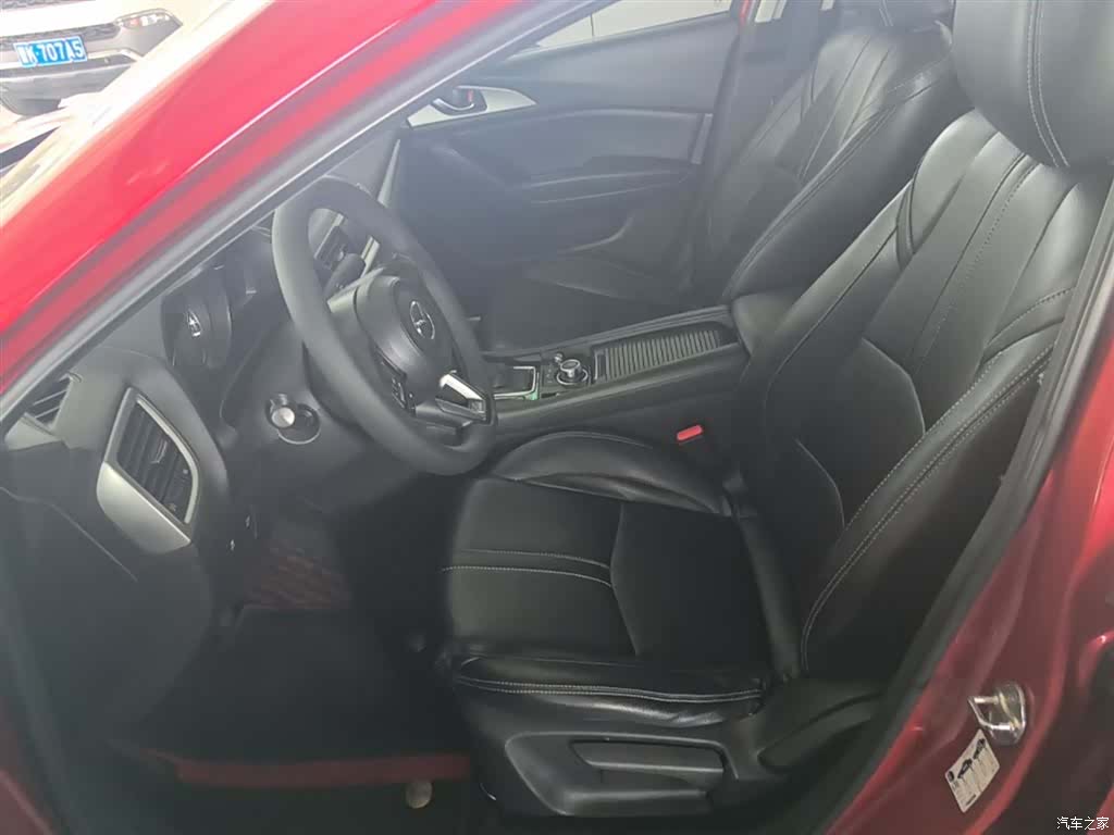 Mazda Mazda3, 2018 15
