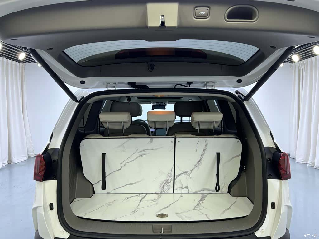 Hyundai Custo, 2022 31