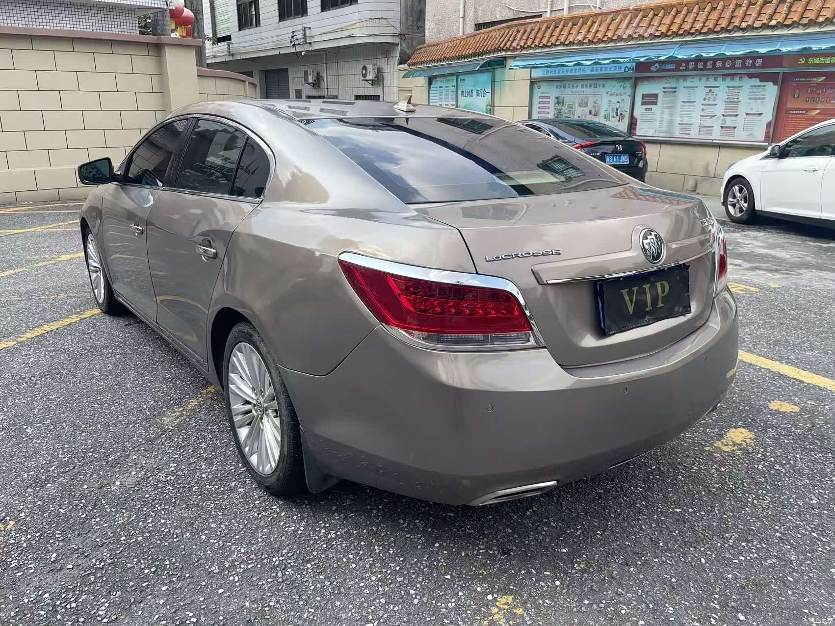 Buick LaCrosse, 2011 8