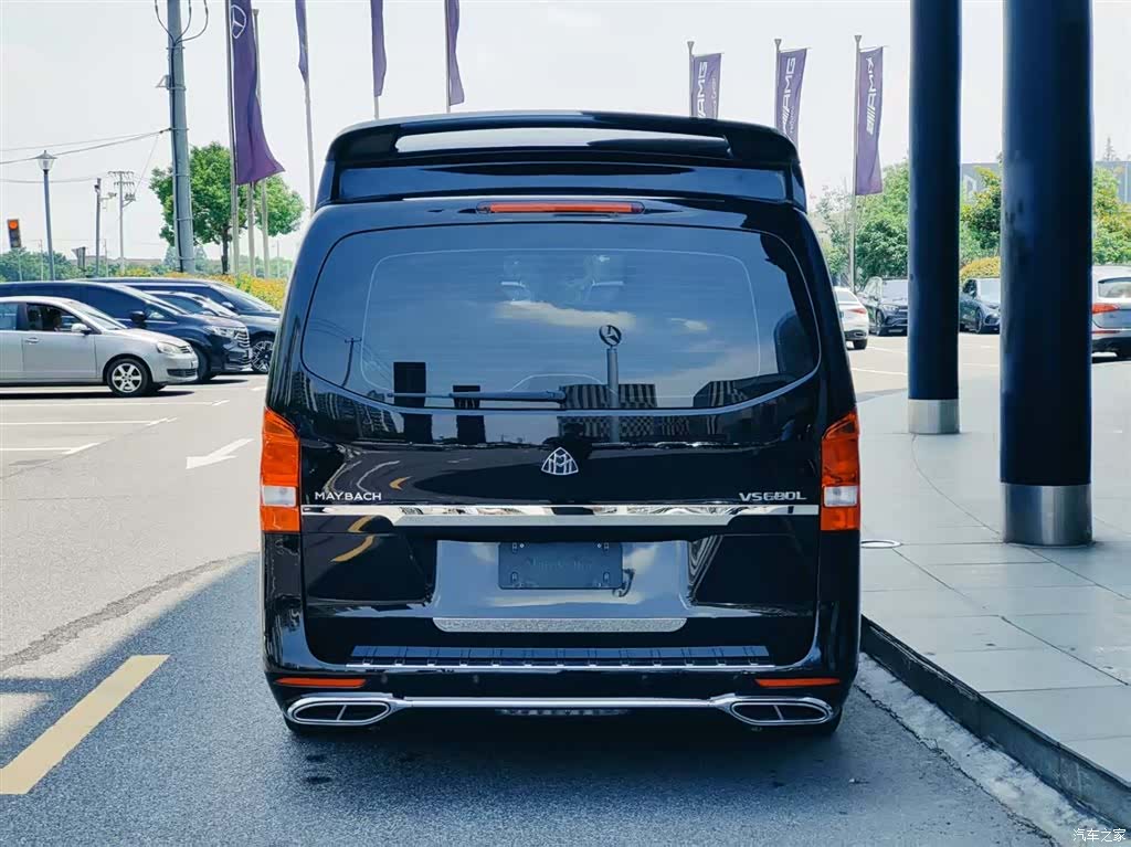 Mercedes-Benz 7, 2024 все фото