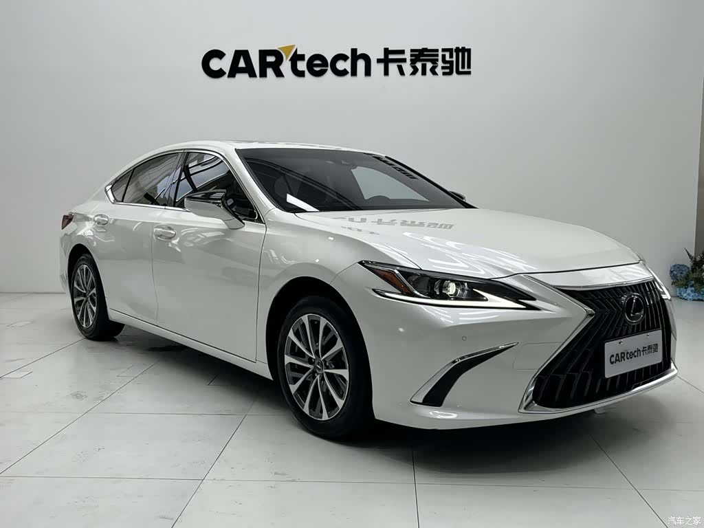 Lexus ES, 2024 3
