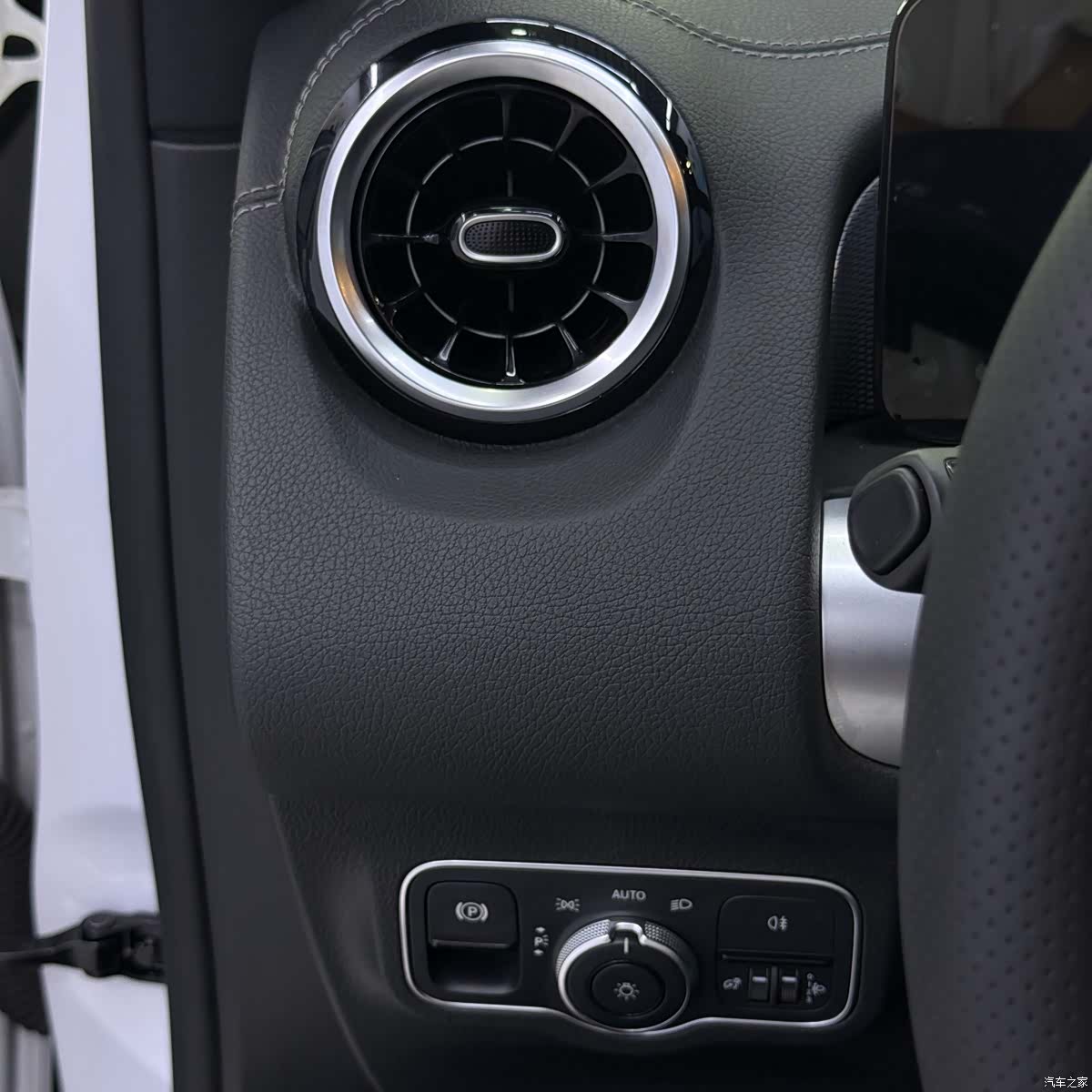Mercedes-Benz GLB, 2021 12