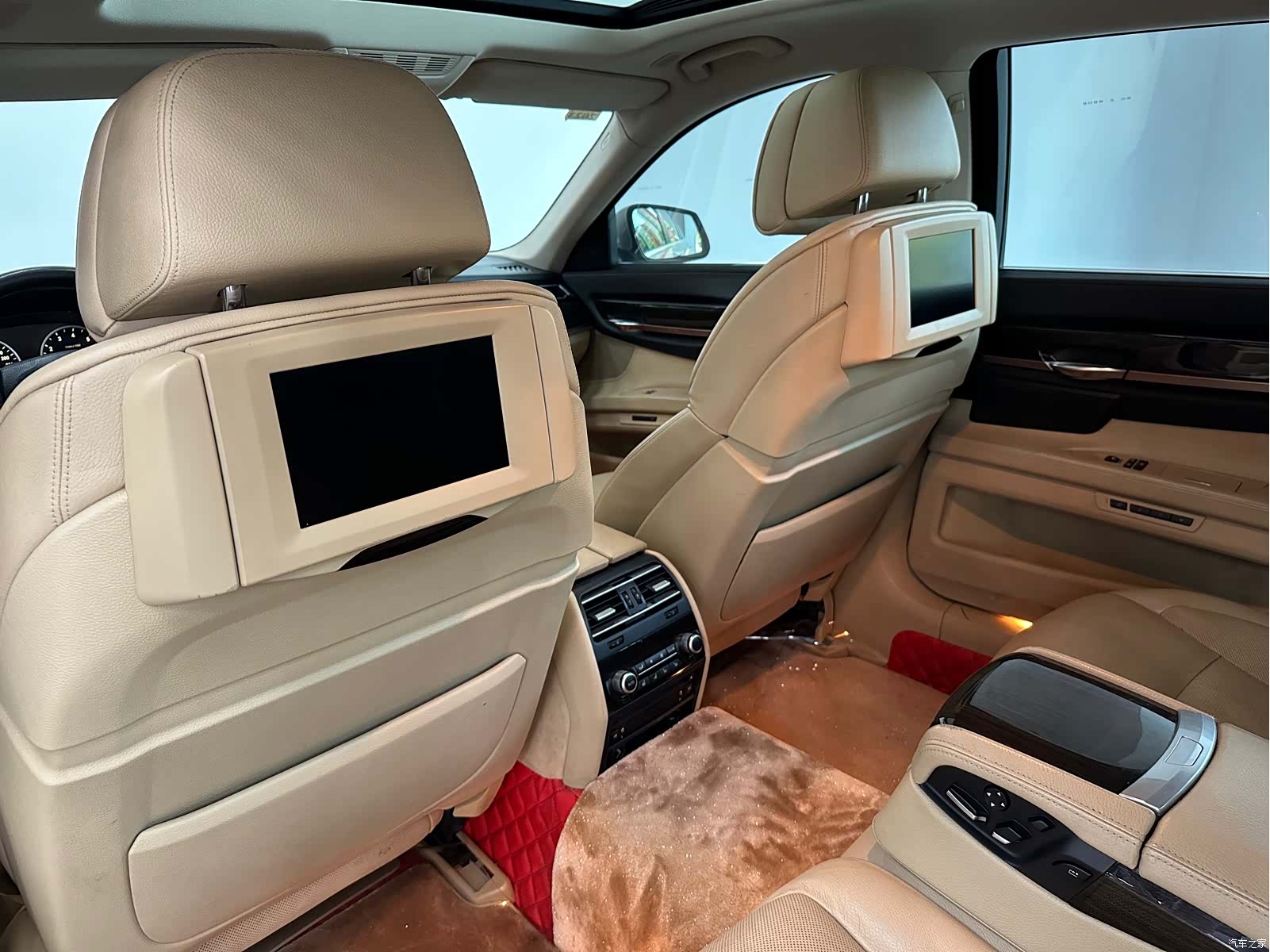 BMW 7 Series, 2012 16