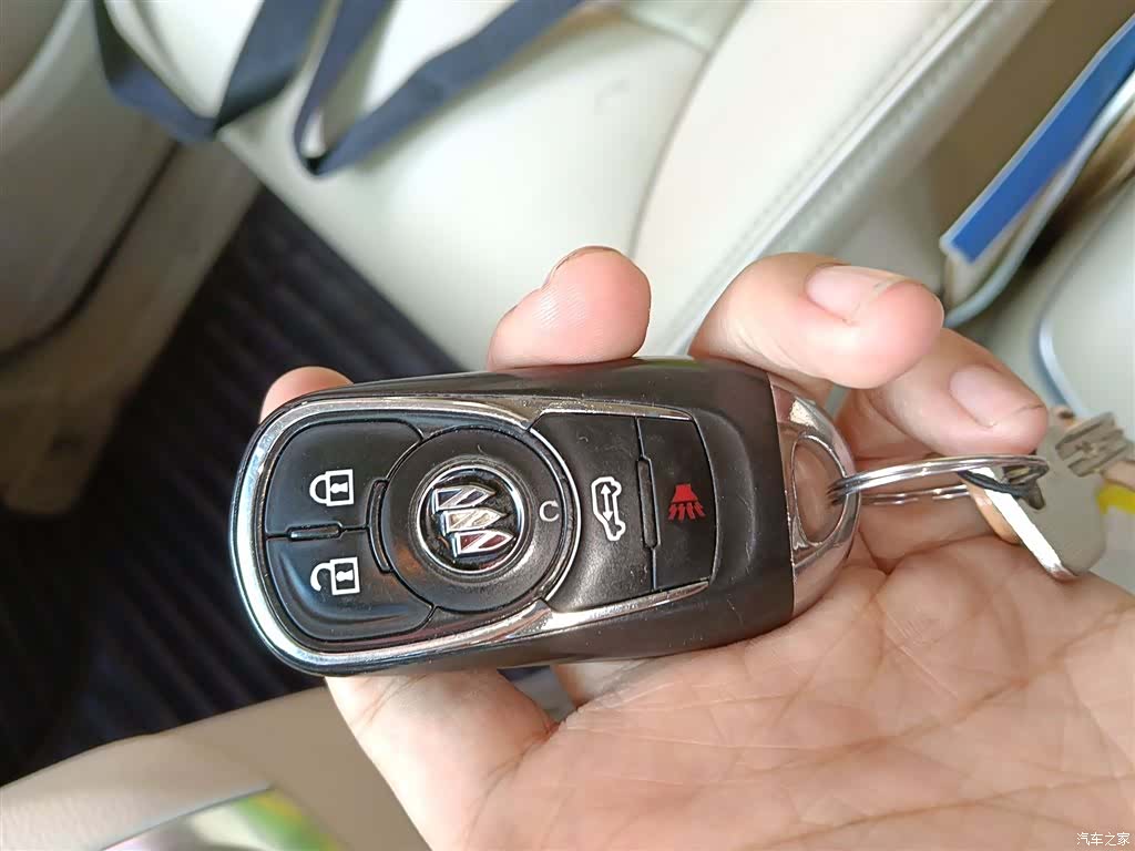 Buick GL8, 2023 12