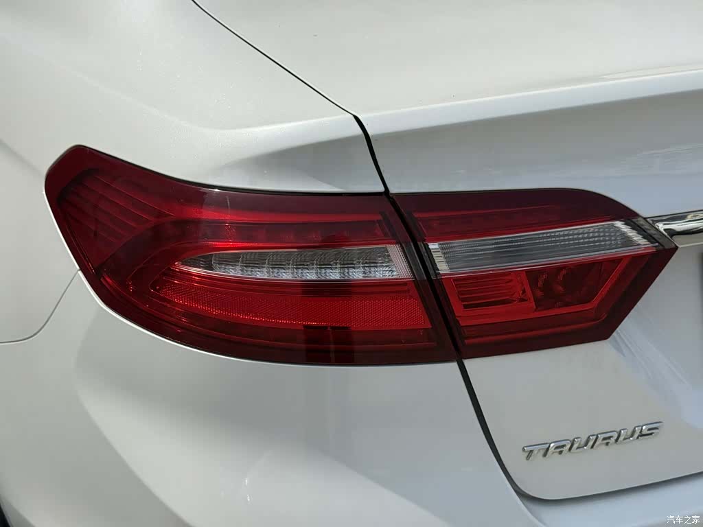 Ford Taurus, 2016 8