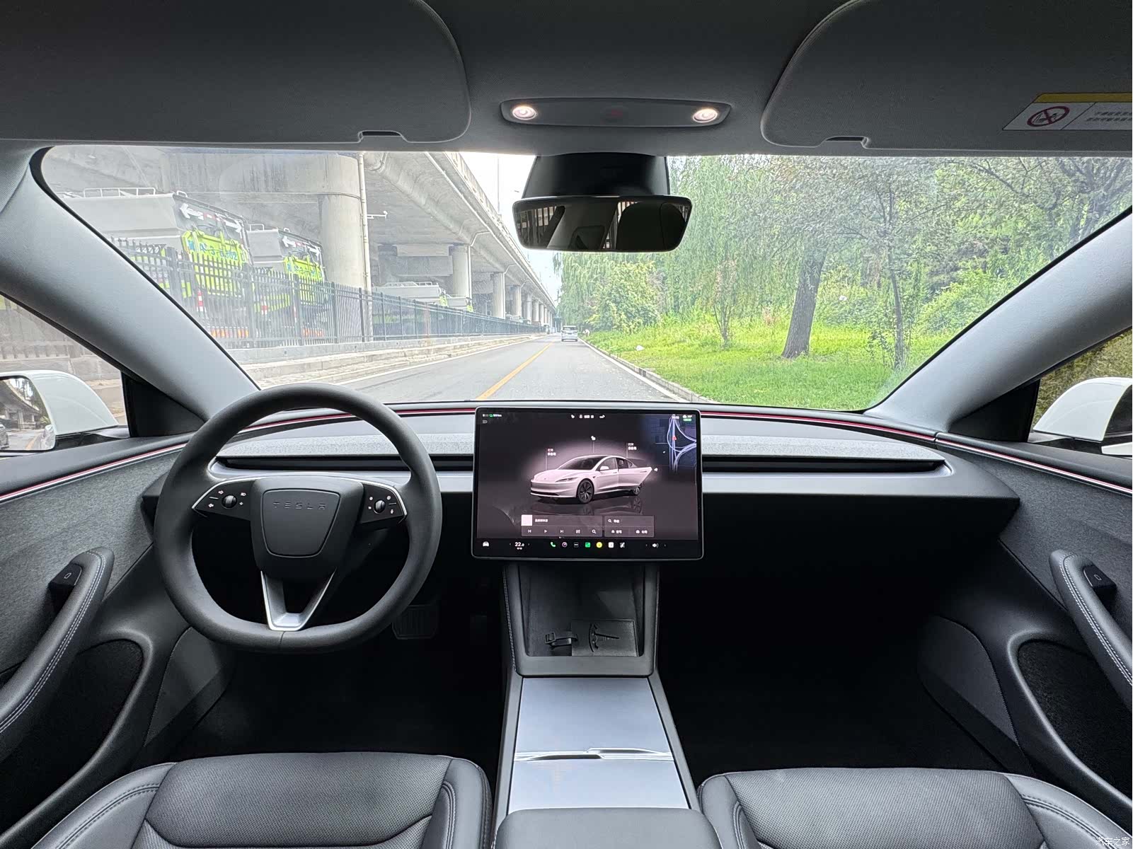 Tesla Model 3, 2025 12