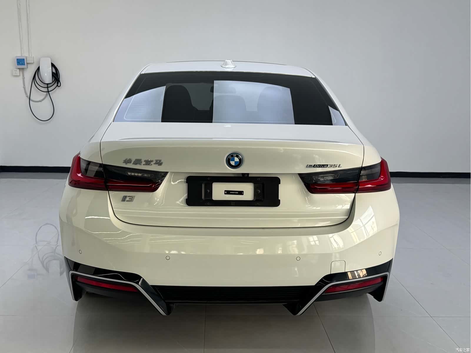 BMW i3, 2023 все фото