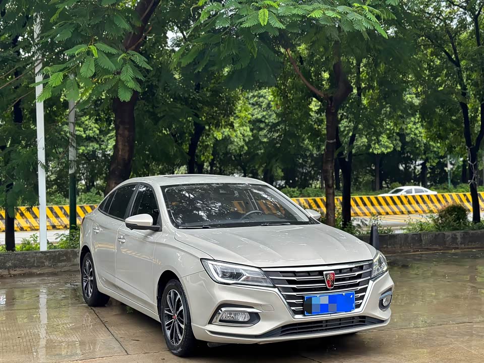 Roewe i5