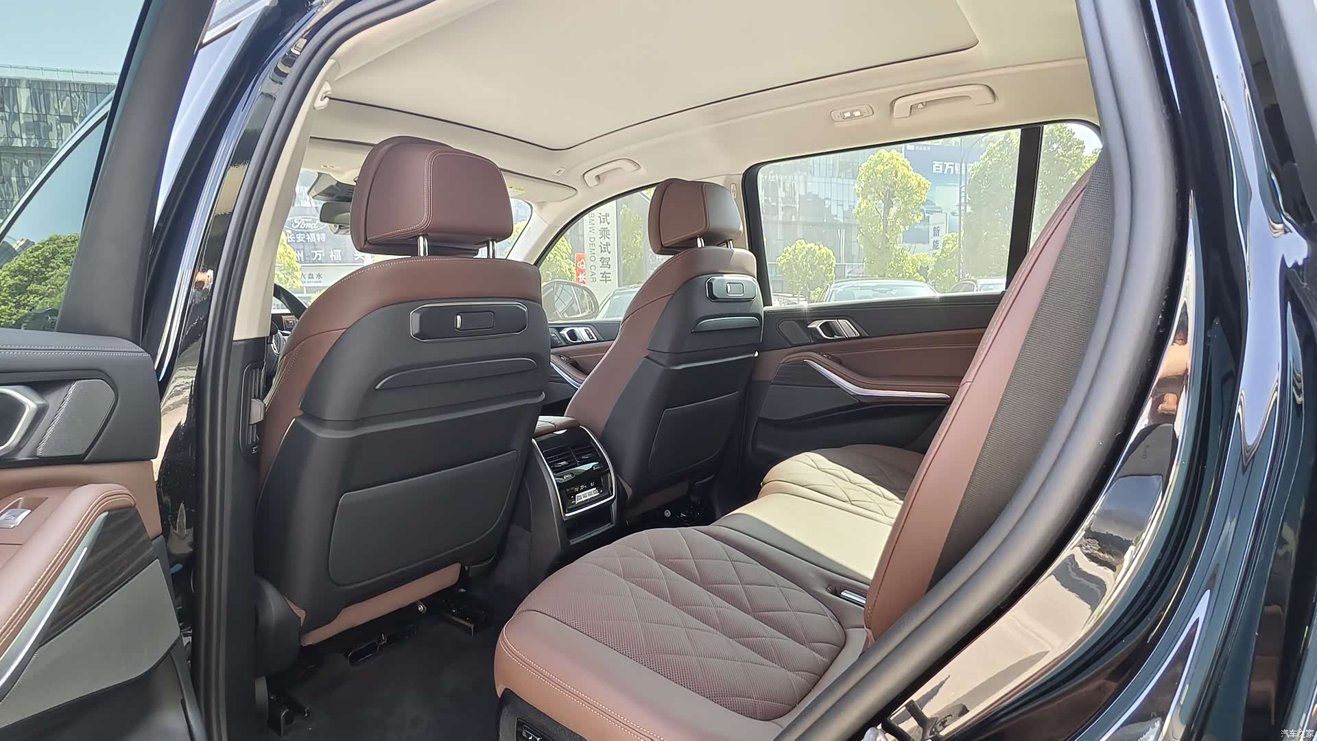 BMW X7, 2025 12