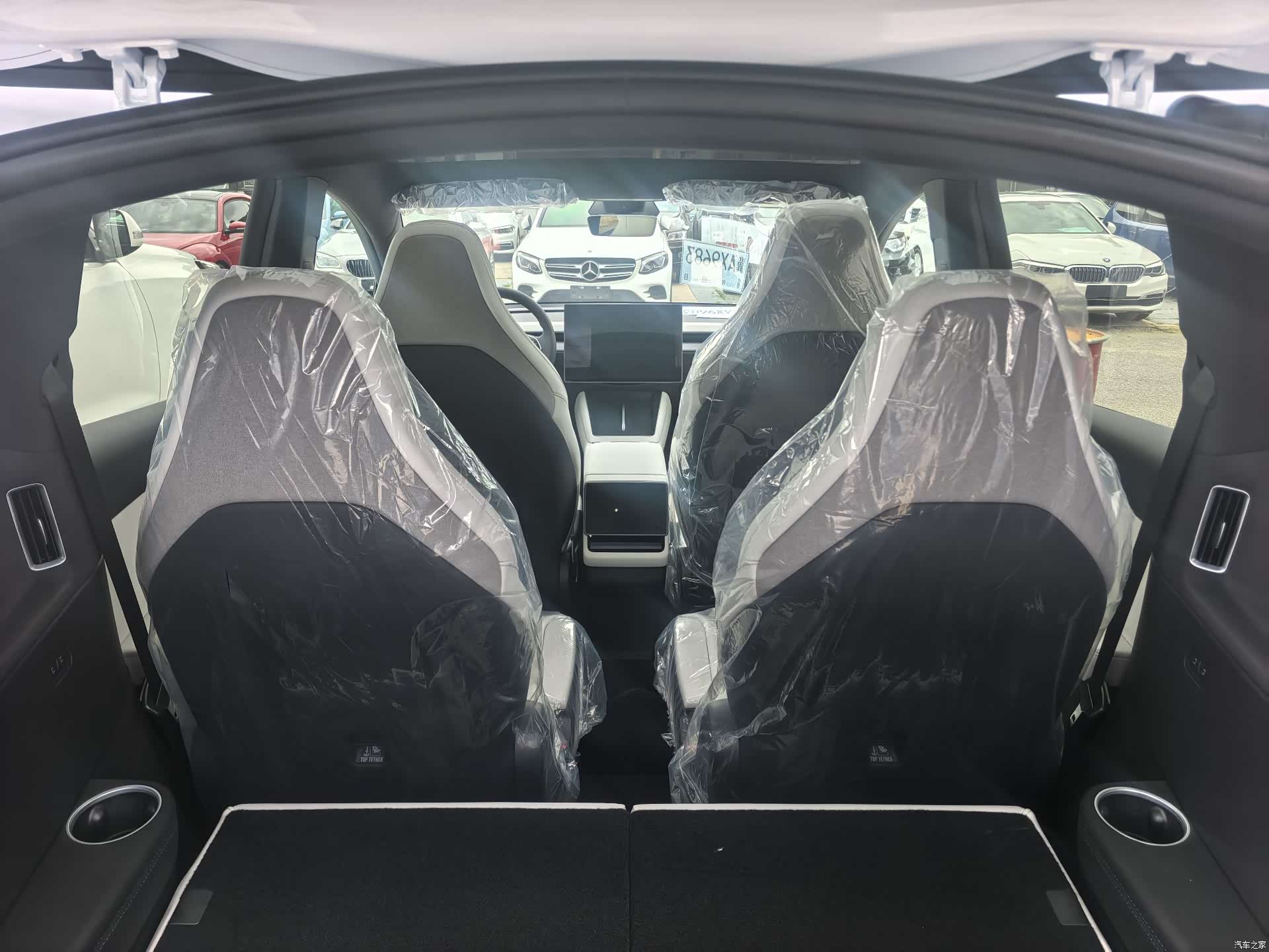Tesla Model Y, 2026 8