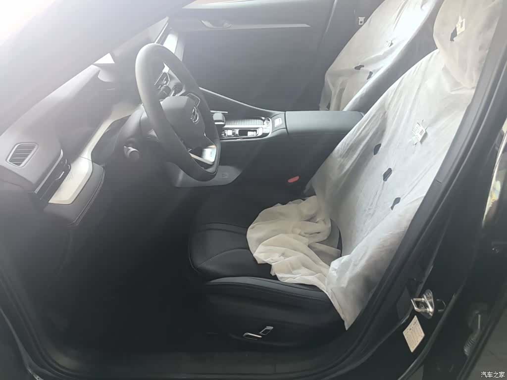 Geely Preface, 2026 15