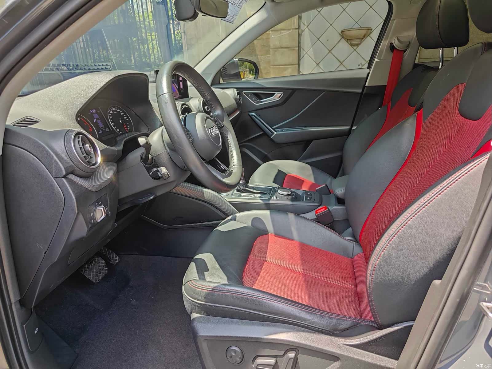 Audi Q2L, 2021 все фото