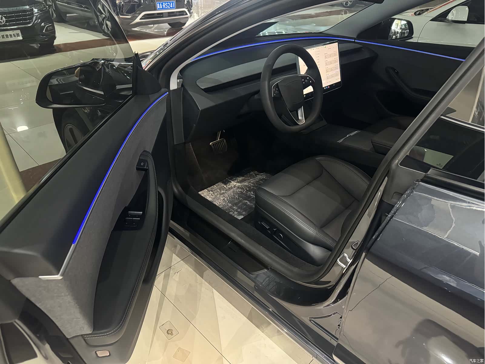 Tesla Model 3, 2024 все фото