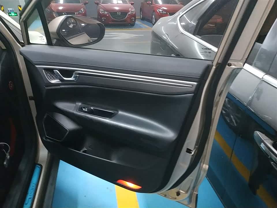 Geely Emgrand GS